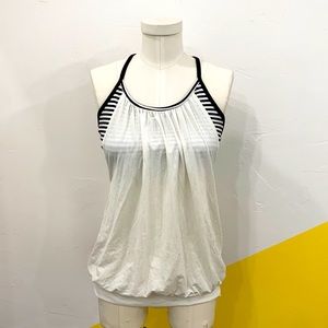 Lululemon Flowy Yoga Tank w/ built-in bra - Size 6